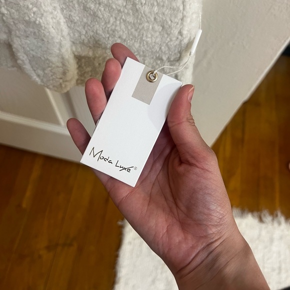 Moda Luxe Fergie Crossbody - Picture 3 of 7